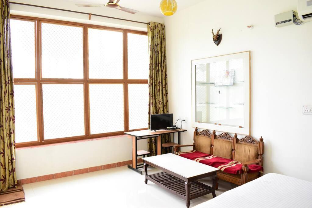 Poonam Palace Near By Airport Jodhpur  Eksteriør billede